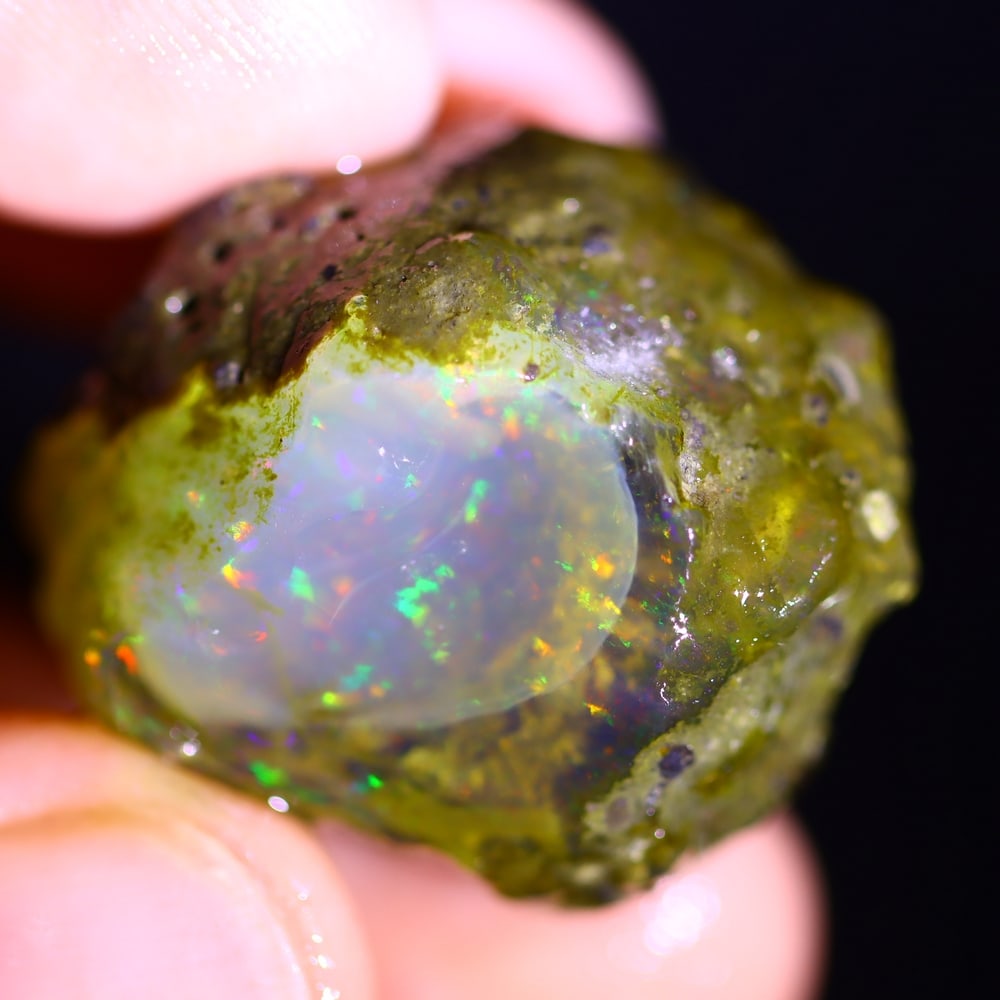 49Ct Crystal Opal Specimen - Ethiopian Opal - Crystal Raw Rough: Ksmith Jewels Global Welcome to our auction house, today auction brought to you by Ksmith Jewels Global based in Penang, Malaysia specialize in all kinds of opal and color gemstone both in manufacturi