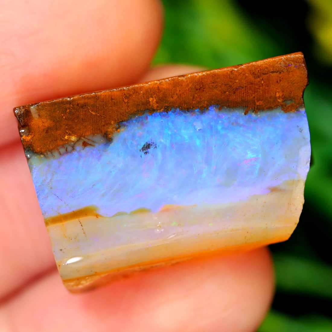 26.68Ct Winton Boulder Cutter Rough Opal - Australian Opal - Rough Opal (OOE3603): Ksmith Jewels Global Welcome to our auction house, today auction brought to you by Ksmith Jewels Global based in Penang, Malaysia specialize in all kinds of opal and color gemstone both in manufacturi