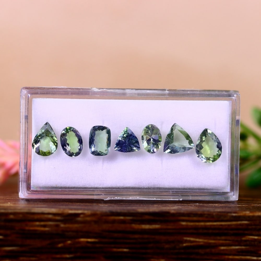 5.81Ct Tanzanite Set - Polished Faceted: Ksmith Jewels Global Welcome to our auction house, today auction brought to you by Ksmith Jewels Global based in Penang, Malaysia specialize in all kinds of opal and color gemstone both in manufacturi