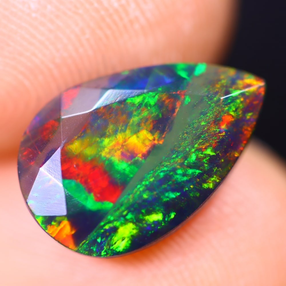 2.04Ct Welo Black Opal Polished - Ethiopian Opal - Pear Faceted: Ksmith Jewels Global Welcome to our auction house, today auction brought to you by Ksmith Jewels Global based in Penang, Malaysia specialize in all kinds of opal and color gemstone both in manufacturi