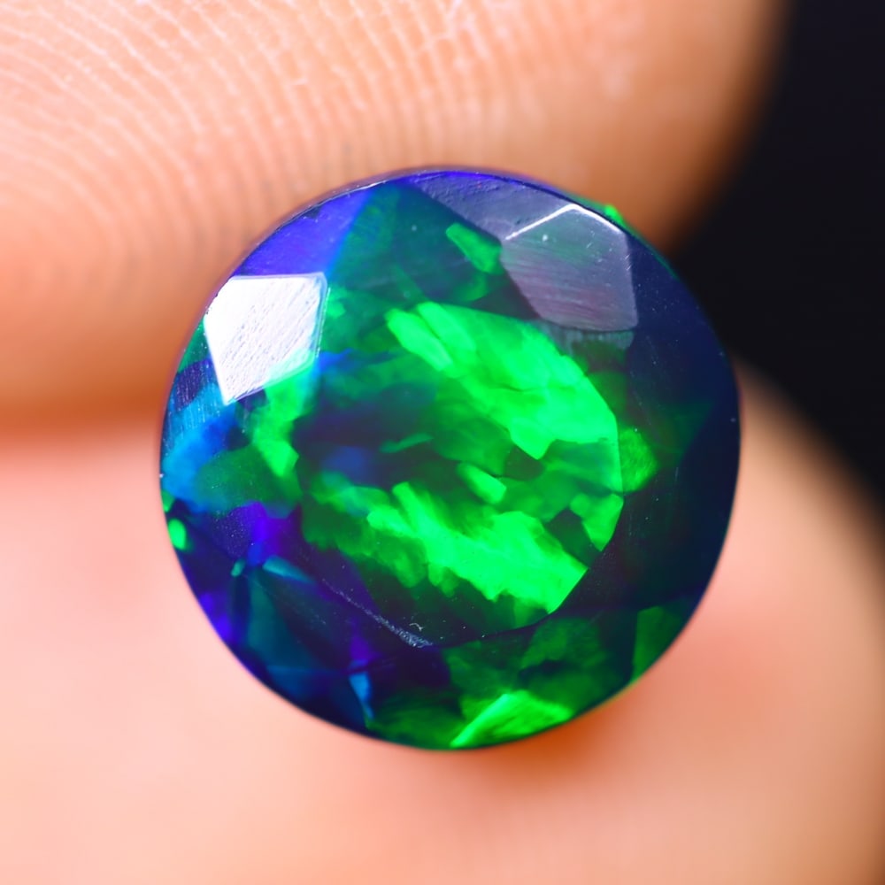 2.27Ct Welo Black Opal Polished - Ethiopian Opal - Round Faceted: Ksmith Jewels Global Welcome to our auction house, today auction brought to you by Ksmith Jewels Global based in Penang, Malaysia specialize in all kinds of opal and color gemstone both in manufacturi