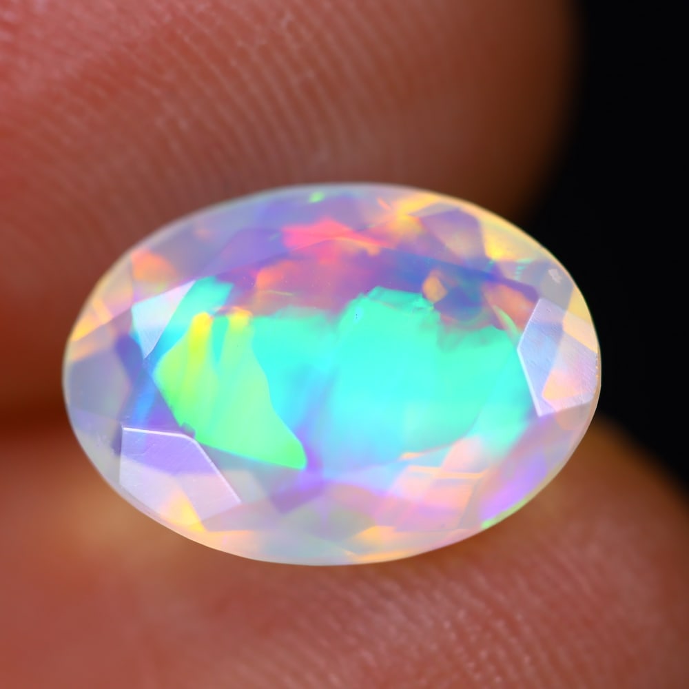 1.63Ct Welo Opal Polished - Ethiopian Opal - Oval Faceted: Ksmith Jewels Global Welcome to our auction house, today auction brought to you by Ksmith Jewels Global based in Penang, Malaysia specialize in all kinds of opal and color gemstone both in manufacturi