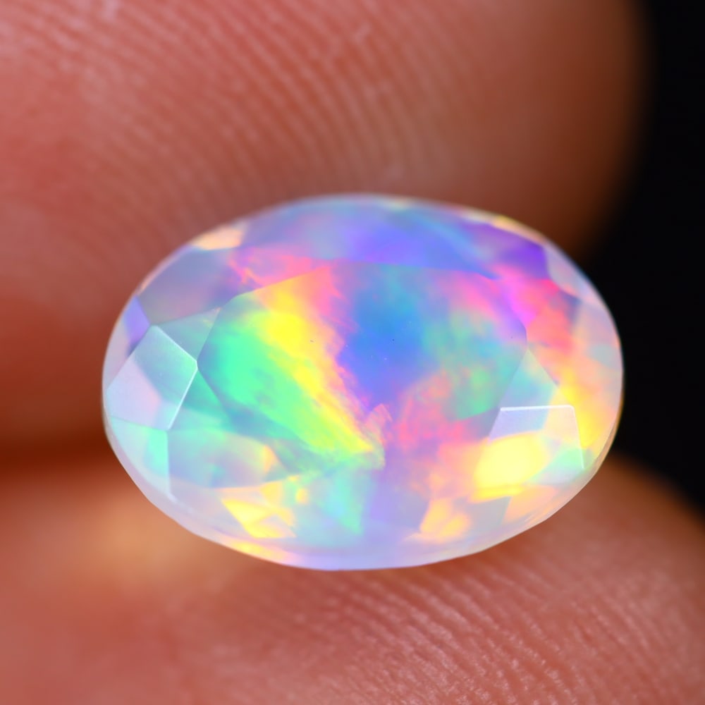 1.67Ct Welo Opal Polished - Ethiopian Opal - Oval Faceted: Ksmith Jewels Global Welcome to our auction house, today auction brought to you by Ksmith Jewels Global based in Penang, Malaysia specialize in all kinds of opal and color gemstone both in manufacturi