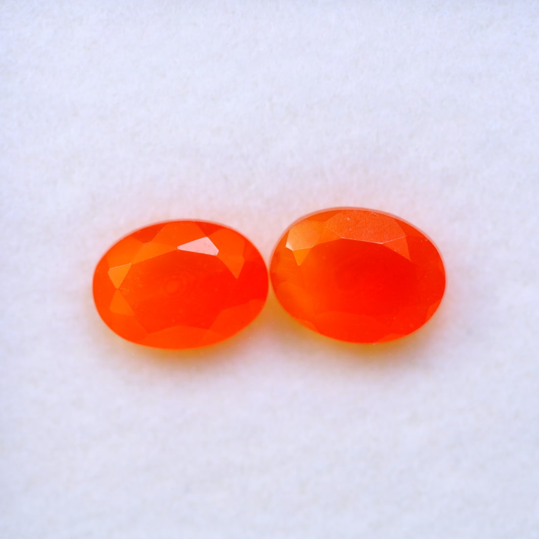 Carnelian 2.06Ct Natural Oval Cut Orange Carnelian Gemstone Pair OT6580: Ksmith Jewels Global Welcome to our auction house, today auction brought to you by Ksmith Jewels Global based in Penang, Malaysia specialize in all kinds of opal and color gemstone both in manufacturi
