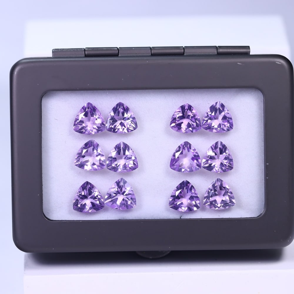 25.44Ct Amethyst Set - Polished Faceted: Ksmith Jewels Global Welcome to our auction house, today auction brought to you by Ksmith Jewels Global based in Penang, Malaysia specialize in all kinds of opal and color gemstone both in manufacturi