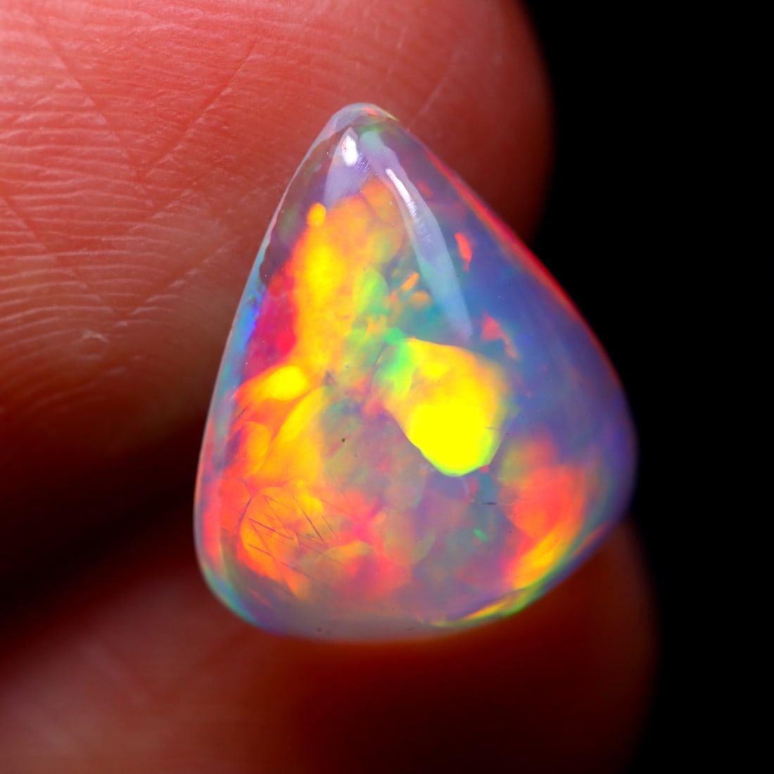 2.24Ct Natural Flashy Rainbow Ethiopian Welo Opal - Ethiopian Opal - Oval Cabochon (AOI5975): Ksmith Jewels Global Welcome to our auction house, today auction brought to you by Ksmith Jewels Global based in Penang, Malaysia specialize in all kinds of opal and color gemstone both in manufacturi