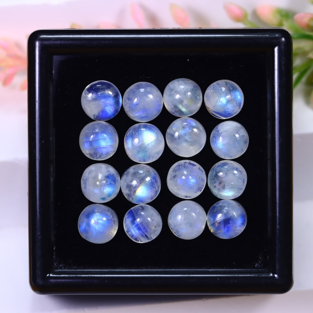 18.44Ct Moonstone Cabochon Set - Polished Cabochon - Round Cabochon: Ksmith Jewels Global Welcome to our auction house, today auction brought to you by Ksmith Jewels Global based in Penang, Malaysia specialize in all kinds of opal and color gemstone both in manufacturi