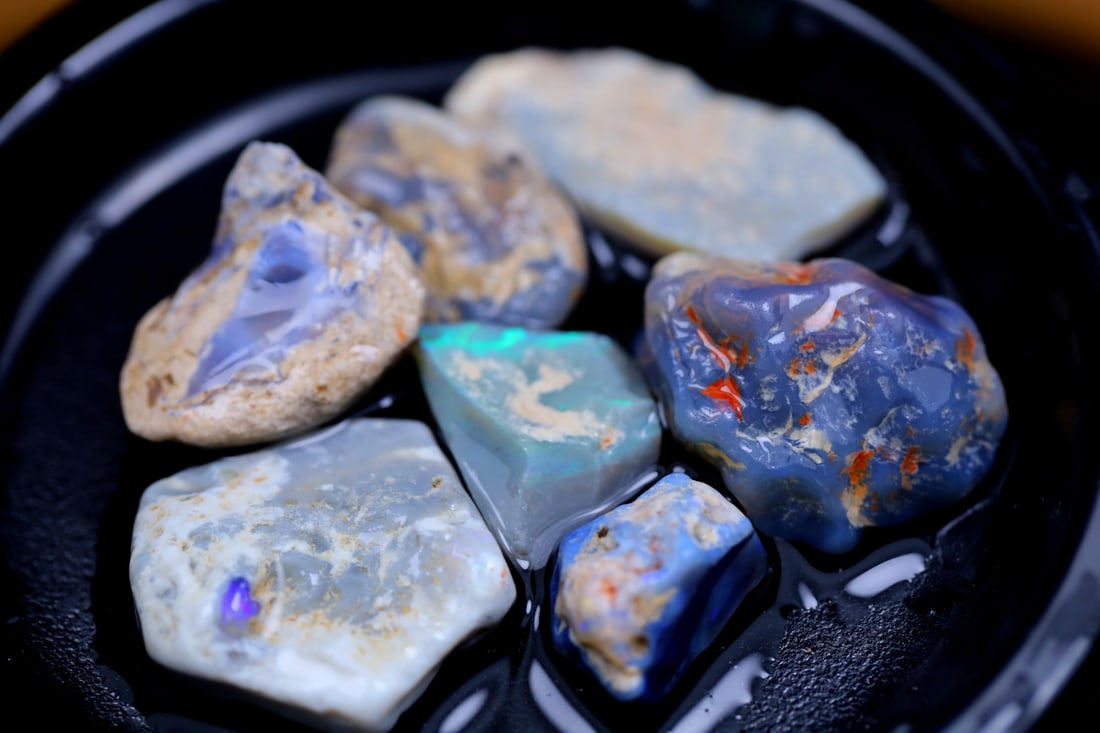 Rare Opal Fossil Lightning Ridge Fossilized Opal 97.45cts 17x16x11MM: Ksmith Jewels Global Welcome to our auction house, today auction brought to you by Ksmith Jewels Global based in Penang, Malaysia specialize in all kinds of opal and color gemstone both in manufacturi