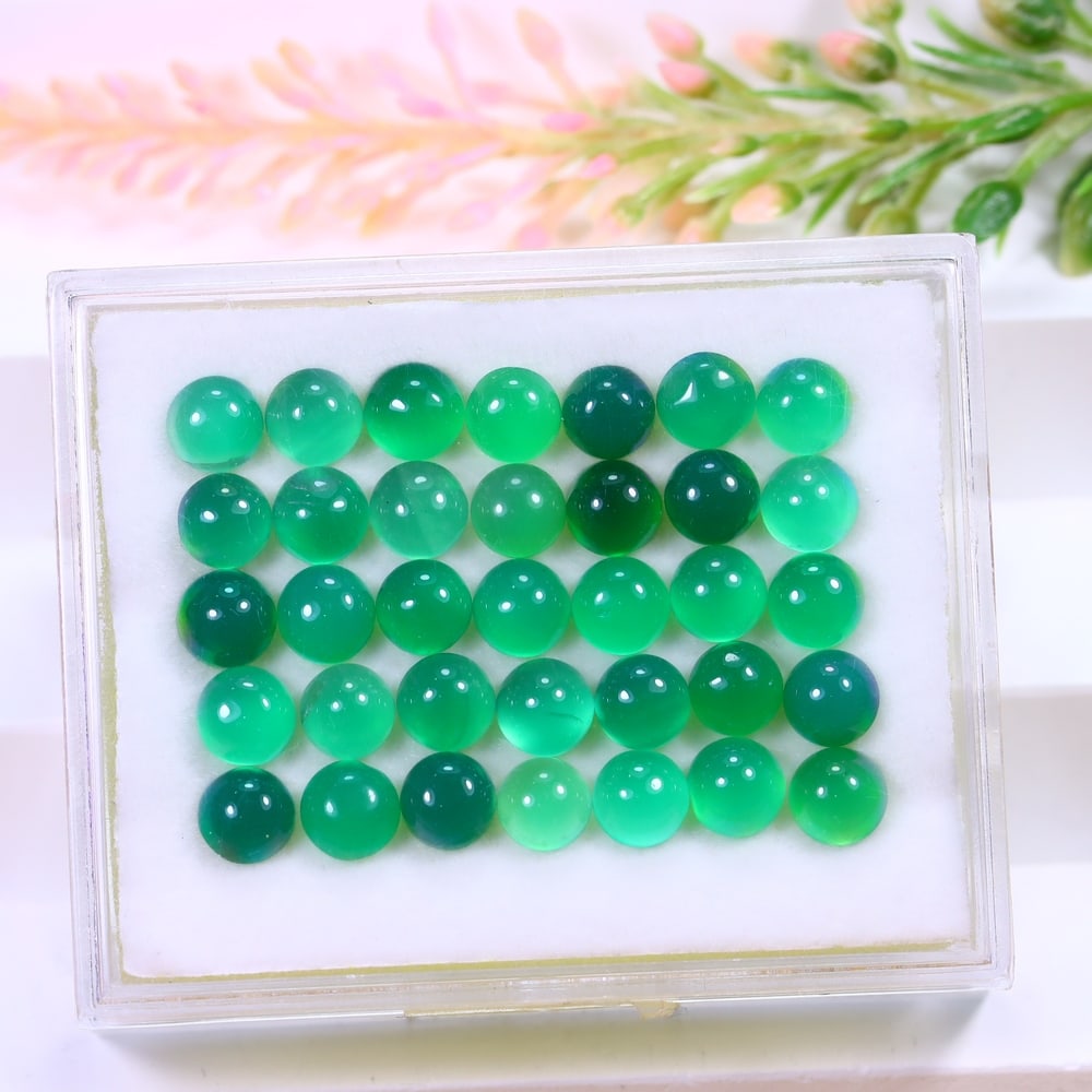 35.46Ct Green Onyx Round Set - 6.1mm Cabochon: Ksmith Jewels Global Welcome to our auction house, today auction brought to you by Ksmith Jewels Global based in Penang, Malaysia specialize in all kinds of opal and color gemstone both in manufacturi