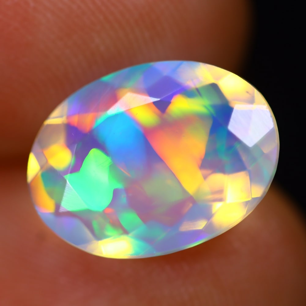 2.64Ct Welo Opal Polished - Ethiopian Opal - Oval Faceted: Ksmith Jewels Global Welcome to our auction house, today auction brought to you by Ksmith Jewels Global based in Penang, Malaysia specialize in all kinds of opal and color gemstone both in manufacturi