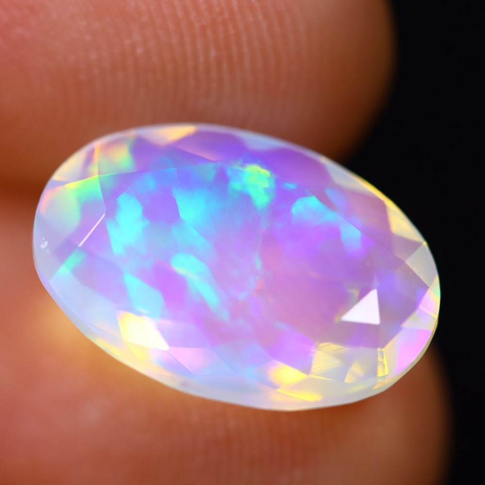 2.87Ct Welo Opal Polished - Ethiopian Opal - Oval Faceted: Ksmith Jewels Global Welcome to our auction house, today auction brought to you by Ksmith Jewels Global based in Penang, Malaysia specialize in all kinds of opal and color gemstone both in manufacturi