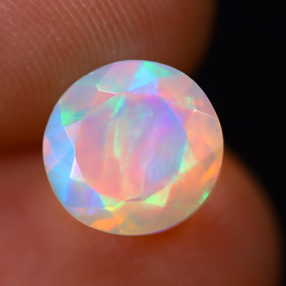 1.89Ct Welo Opal Polished - Ethiopian Opal - Round Faceted: Ksmith Jewels Global Welcome to our auction house, today auction brought to you by Ksmith Jewels Global based in Penang, Malaysia specialize in all kinds of opal and color gemstone both in manufacturi