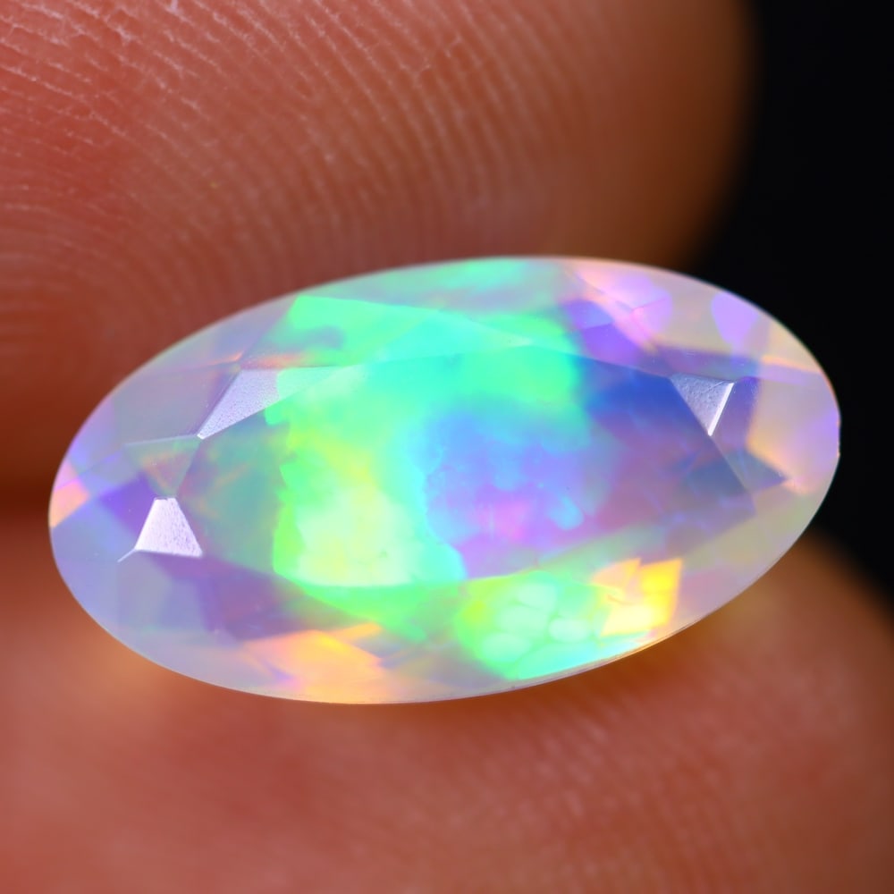 2.71Ct Welo Opal Polished - Ethiopian Opal - Oval Faceted: Ksmith Jewels Global Welcome to our auction house, today auction brought to you by Ksmith Jewels Global based in Penang, Malaysia specialize in all kinds of opal and color gemstone both in manufacturi