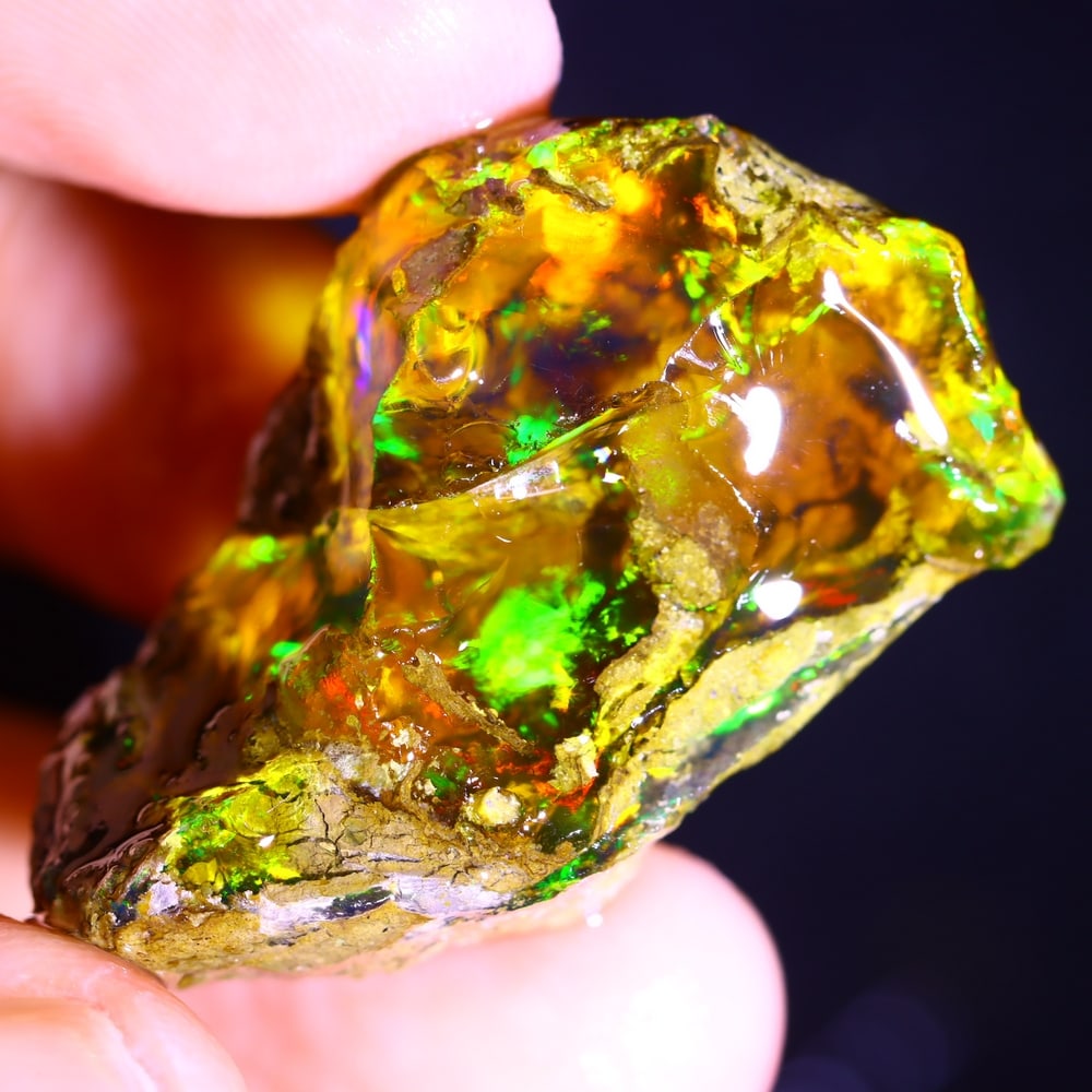 46Ct Crystal Opal Specimen - Ethiopian Opal - Crystal Raw Rough: Ksmith Jewels Global Welcome to our auction house, today auction brought to you by Ksmith Jewels Global based in Penang, Malaysia specialize in all kinds of opal and color gemstone both in manufacturi