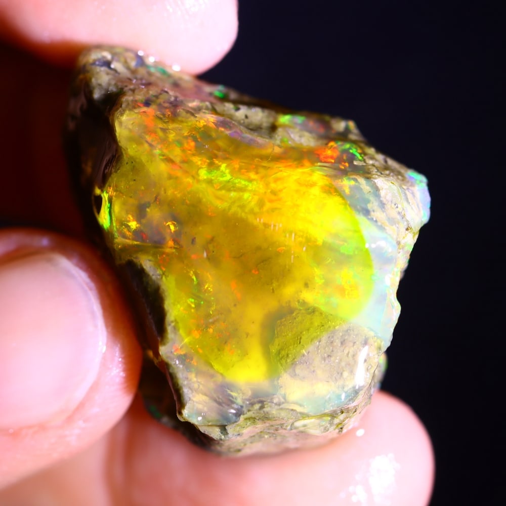 52Ct Crystal Opal Specimen - Ethiopian Opal - Crystal Raw Rough: Ksmith Jewels Global Welcome to our auction house, today auction brought to you by Ksmith Jewels Global based in Penang, Malaysia specialize in all kinds of opal and color gemstone both in manufacturi