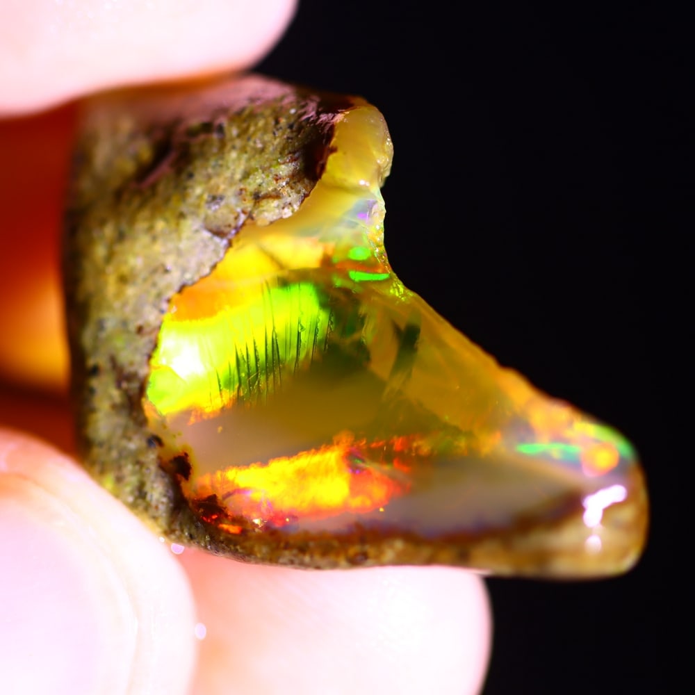 15Ct Crystal Opal Specimen - Ethiopian Opal - Crystal Raw Rough: Ksmith Jewels Global Welcome to our auction house, today auction brought to you by Ksmith Jewels Global based in Penang, Malaysia specialize in all kinds of opal and color gemstone both in manufacturi