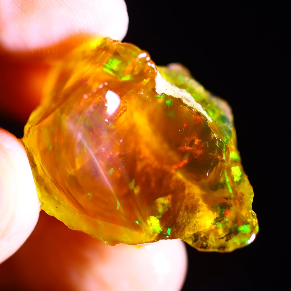 42Ct Crystal Opal Specimen - Ethiopian Opal - Crystal Raw Rough: Ksmith Jewels Global Welcome to our auction house, today auction brought to you by Ksmith Jewels Global based in Penang, Malaysia specialize in all kinds of opal and color gemstone both in manufacturi