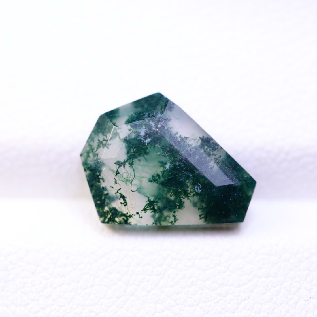 3.47Ct Natural Green Moss Agate - India Gemstone - Faceted (OT6570): Ksmith Jewels Global Welcome to our auction house, today auction brought to you by Ksmith Jewels Global based in Penang, Malaysia specialize in all kinds of opal and color gemstone both in manufacturi