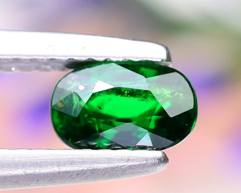 1.04Ct Natural Green Kenya Tsavorite Garnet - Kenya Gemstone - Oval Faceted: Ksmith Jewels Global Welcome to our auction house, today auction brought to you by Ksmith Jewels Global based in Penang, Malaysia specialize in all kinds of opal and color gemstone both in manufacturi