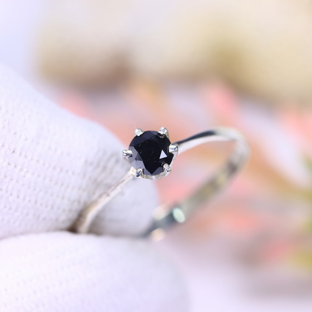 0.78g Natural Diamond Sterling Silver 925 Ring - Size US 5.5 - Total Diamond 0.27ct: Ksmith Jewels Global Welcome to our auction house, today auction brought to you by Ksmith Jewels Global based in Penang, Malaysia specialize in all kinds of opal, diamond and color gemstone both in ma