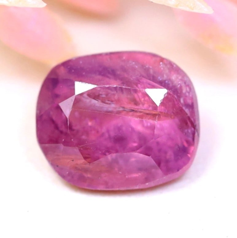 Spinel 1.18Ct Natural Cushion Cut Purplish Pink Burma Spinel: Ksmith Jewels Global Welcome to our auction house, today auction brought to you by Ksmith Jewels Global based in Penang, Malaysia specialize in all kinds of opal and color gemstone both in manufacturi