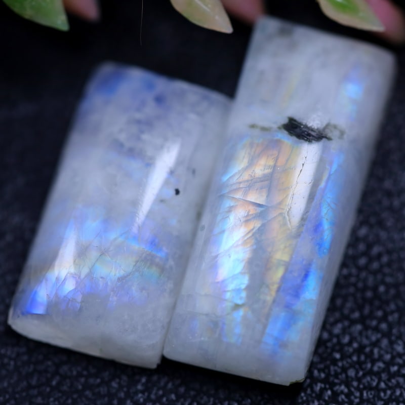 Moonstone 17.16Ct Natural 2 PCS Ranbow Moonstone Cabochon: Ksmith Jewels Global Welcome to our auction house, today auction brought to you by Ksmith Jewels Global based in Penang, Malaysia specialize in all kinds of opal and color gemstone both in manufacturi