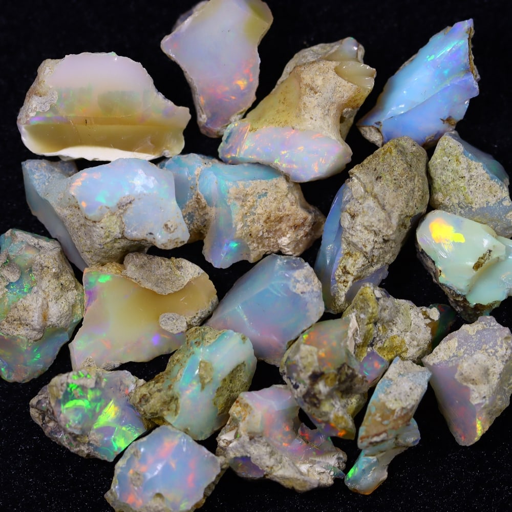 147Ct Rough Opal Specimen Set - Ethiopian Opal - Mineral Rough: Ksmith Jewels Global Welcome to our auction house, today auction brought to you by Ksmith Jewels Global based in Penang, Malaysia specialize in all kinds of opal and color gemstone both in manufacturi