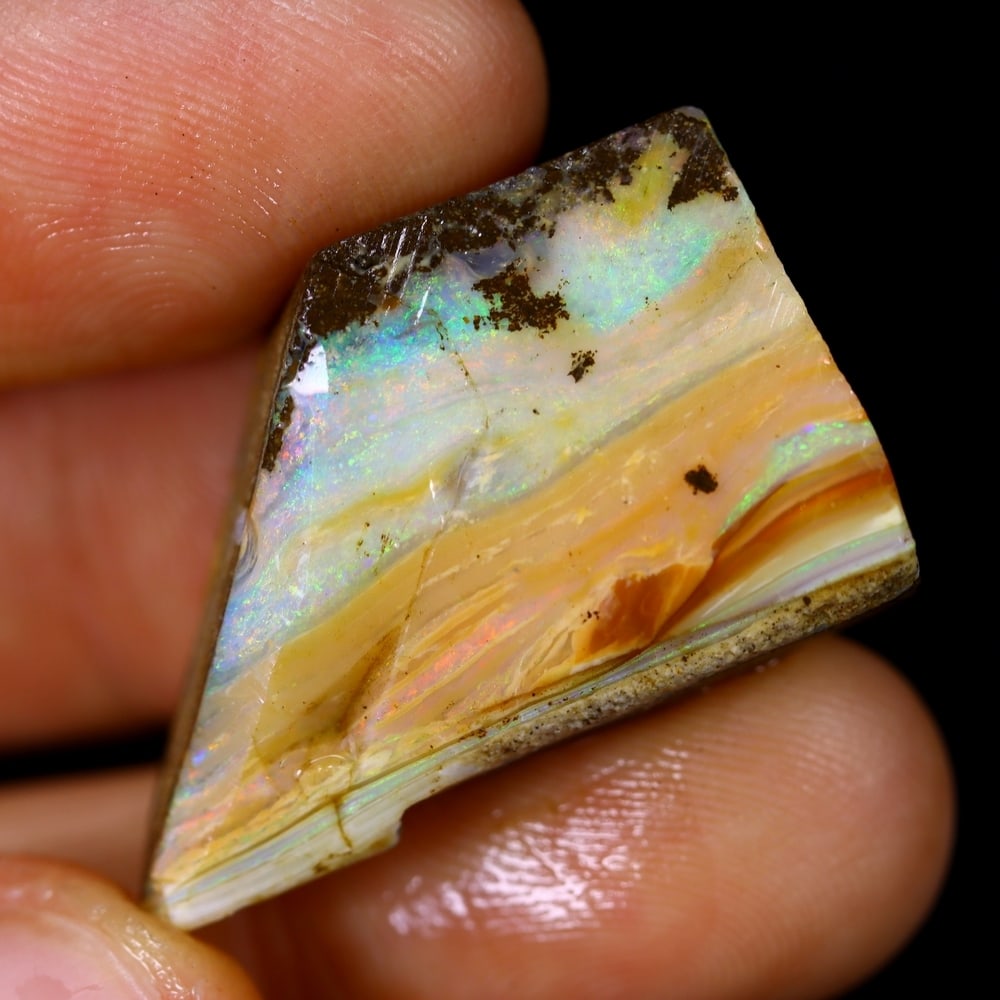 38Ct Winton Boulder Rough Opal - Australian Opal - Freeform Rough: Ksmith Jewels Global Welcome to our auction house, today auction brought to you by Ksmith Jewels Global based in Penang, Malaysia specialize in all kinds of opal and color gemstone both in manufacturi