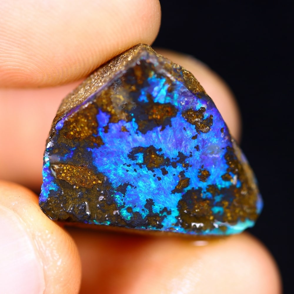 16Ct Winton Boulder Rough Opal - Australian Opal - Freeform Rough: Ksmith Jewels Global Welcome to our auction house, today auction brought to you by Ksmith Jewels Global based in Penang, Malaysia specialize in all kinds of opal and color gemstone both in manufacturi