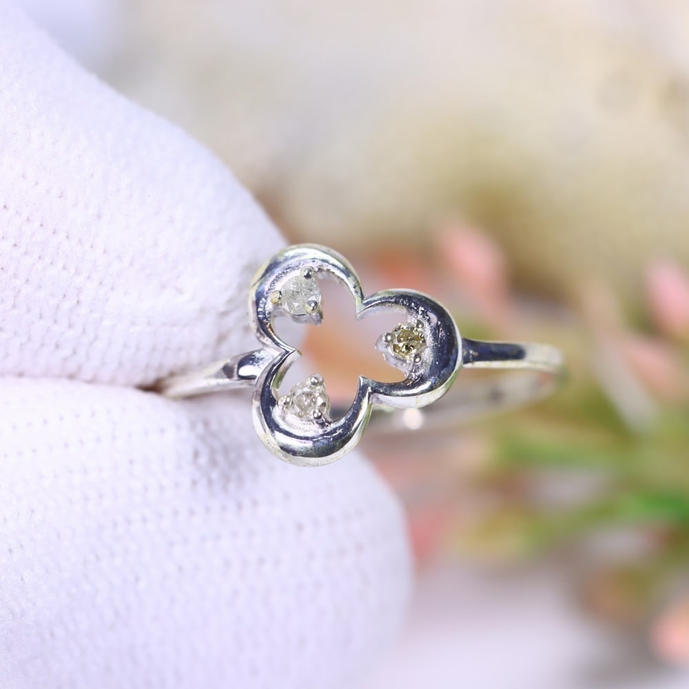 0.92g Natural Diamond Sterling Silver 925 Ring - Size US 6 - Total Diamond 0.07ct: Ksmith Jewels Global Welcome to our auction house, today auction brought to you by Ksmith Jewels Global based in Penang, Malaysia specialize in all kinds of opal, diamond and color gemstone both in ma