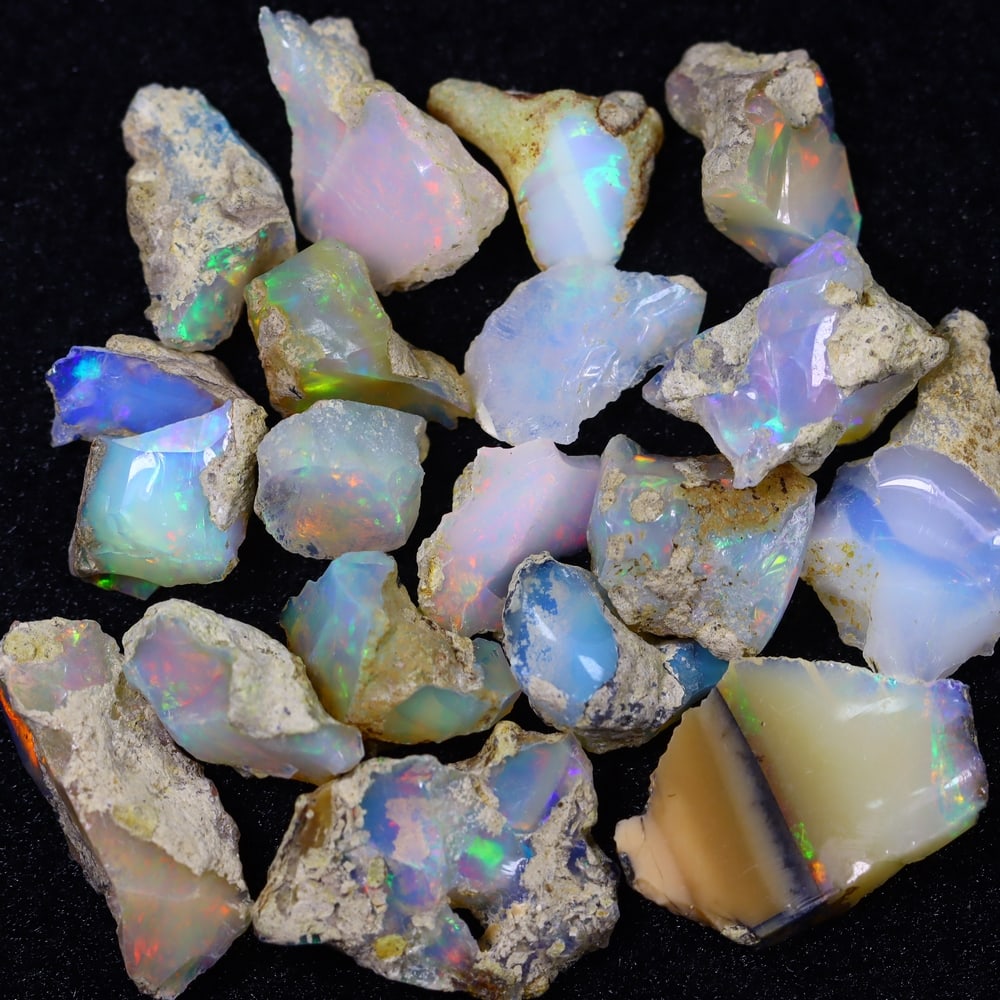 104Ct Rough Opal Specimen Set - Ethiopian Opal - Mineral Rough: Ksmith Jewels Global Welcome to our auction house, today auction brought to you by Ksmith Jewels Global based in Penang, Malaysia specialize in all kinds of opal and color gemstone both in manufacturi