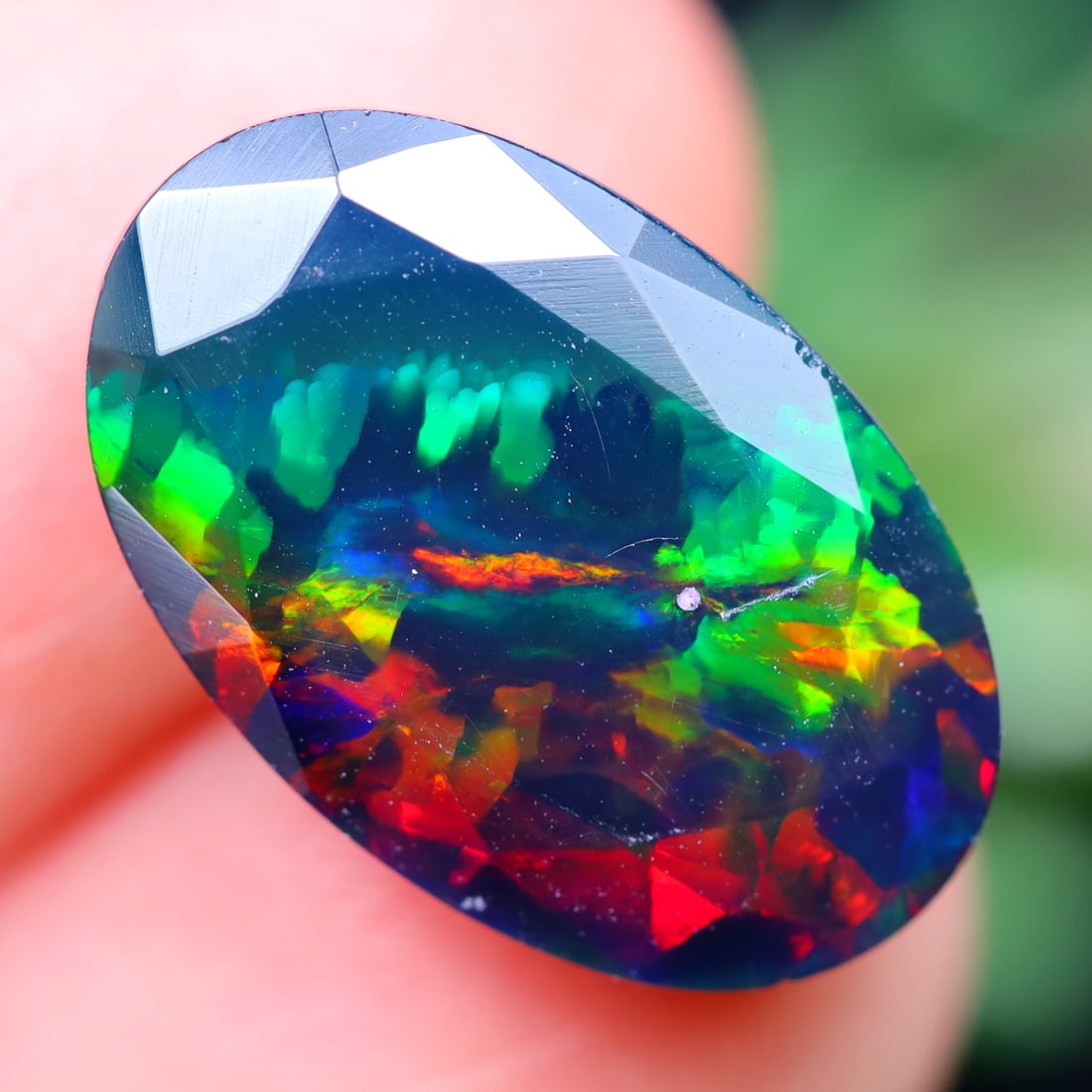 3.62Ct Natural Flashy Rainbow Ethiopian Smoked Welo Opal: Ksmith Jewels Global Welcome to our auction house, today auction brought to you by Ksmith Jewels Global based in Penang, Malaysia specialize in all kinds of opal and color gemstone both in manufacturi