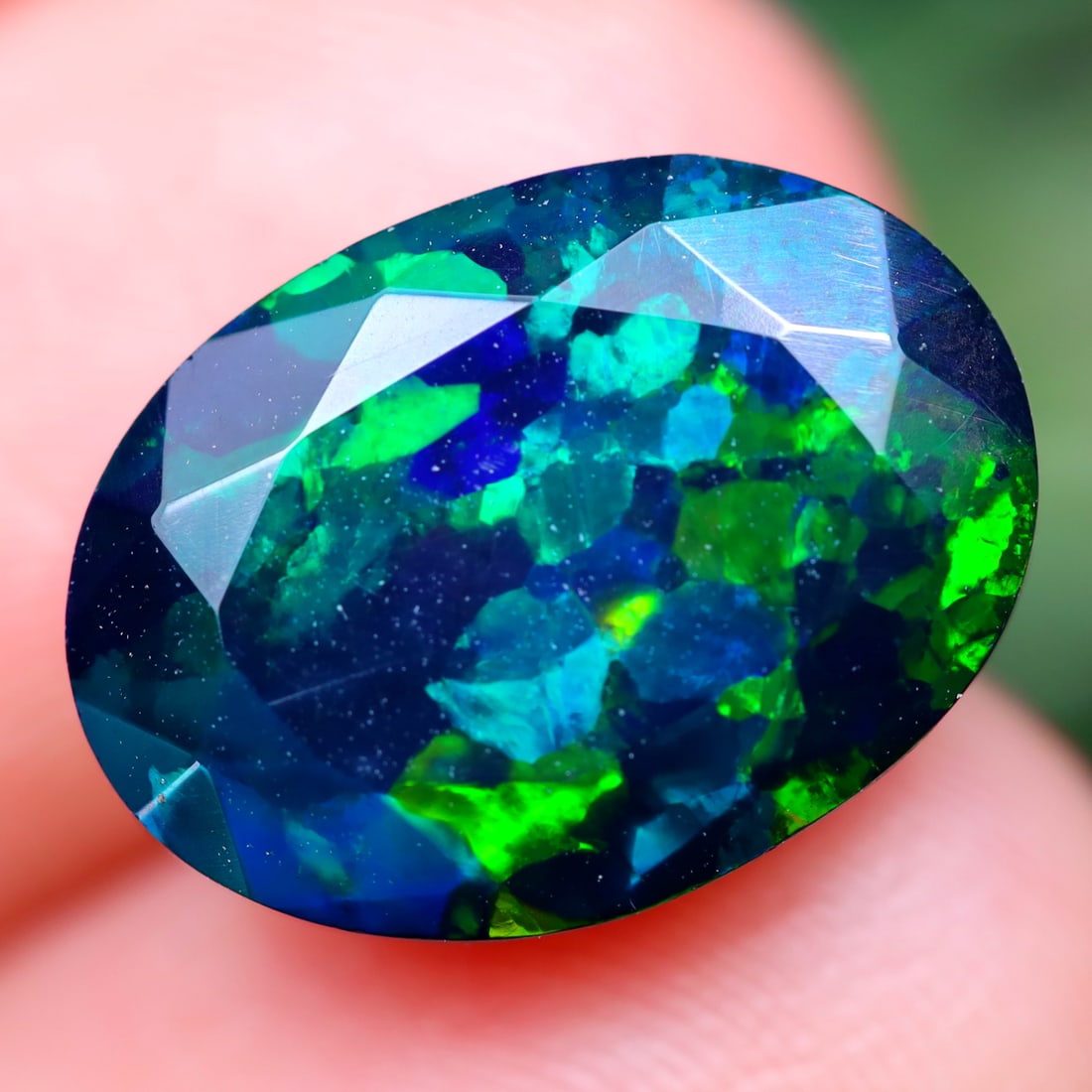 3.09Ct Natural Flashy Rainbow Ethiopian Smoked Welo Opal: Ksmith Jewels Global Welcome to our auction house, today auction brought to you by Ksmith Jewels Global based in Penang, Malaysia specialize in all kinds of opal and color gemstone both in manufacturi