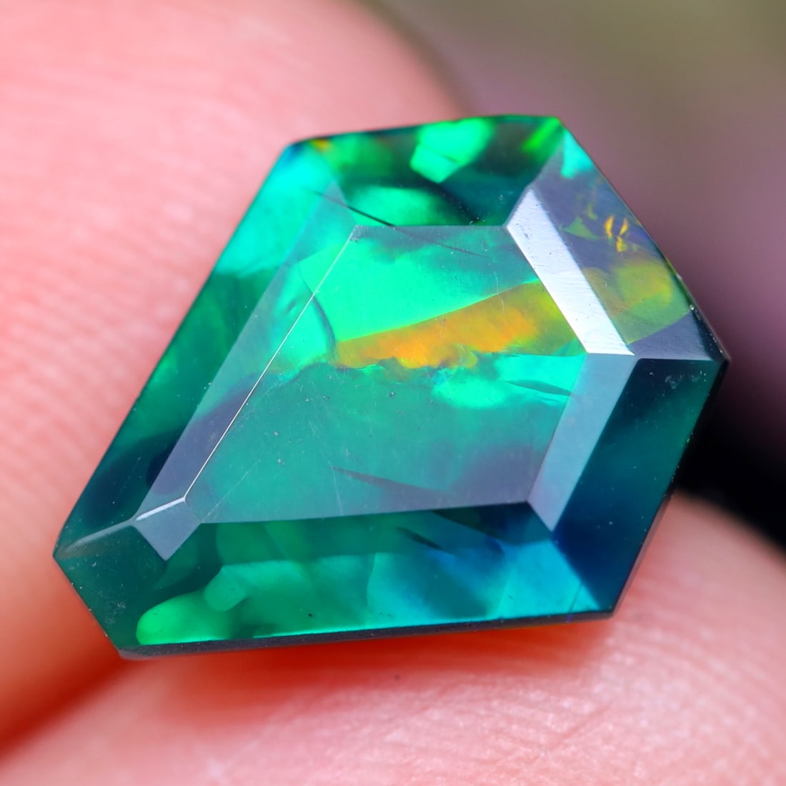 1.33Ct Natural Flashy Rainbow Ethiopian Smoked Welo Opal Fancy Cut: Ksmith Jewels Global Welcome to our auction house, today auction brought to you by Ksmith Jewels Global based in Penang, Malaysia specialize in all kinds of opal and color gemstone both in manufacturi