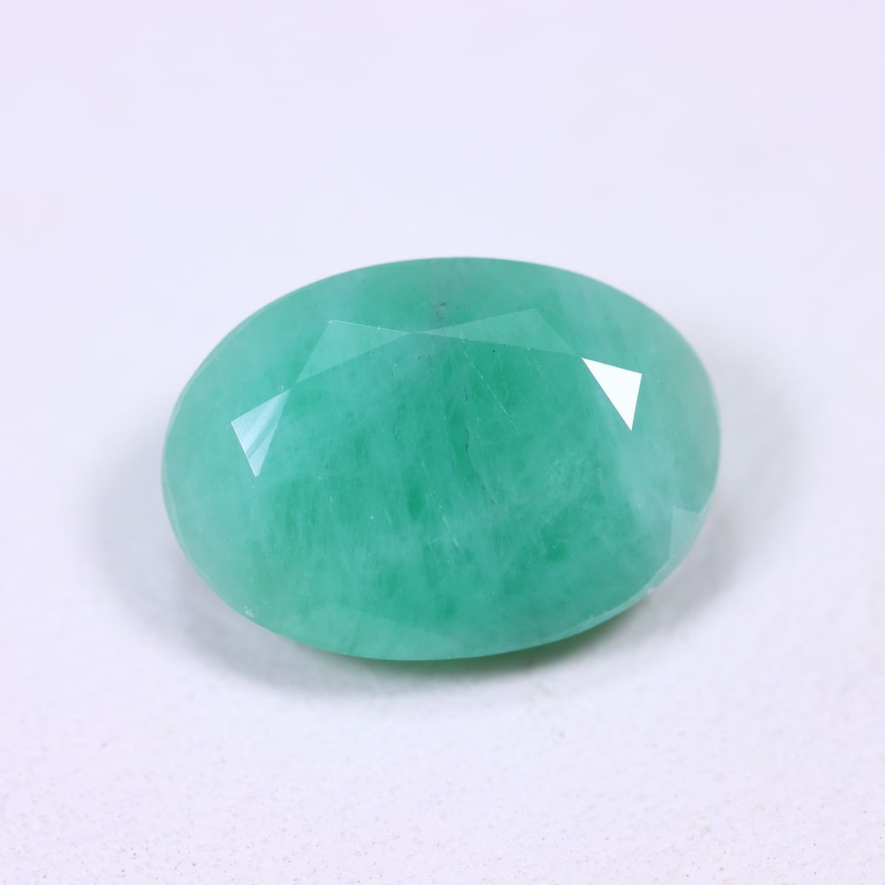 3.95Ct Brazilian Sakota Emerald - Natural Emerald: Ksmith Jewels Global Welcome to our auction house, today auction brought to you by Ksmith Jewels Global based in Penang, Malaysia specialize in all kinds of opal and color gemstone both in manufacturi