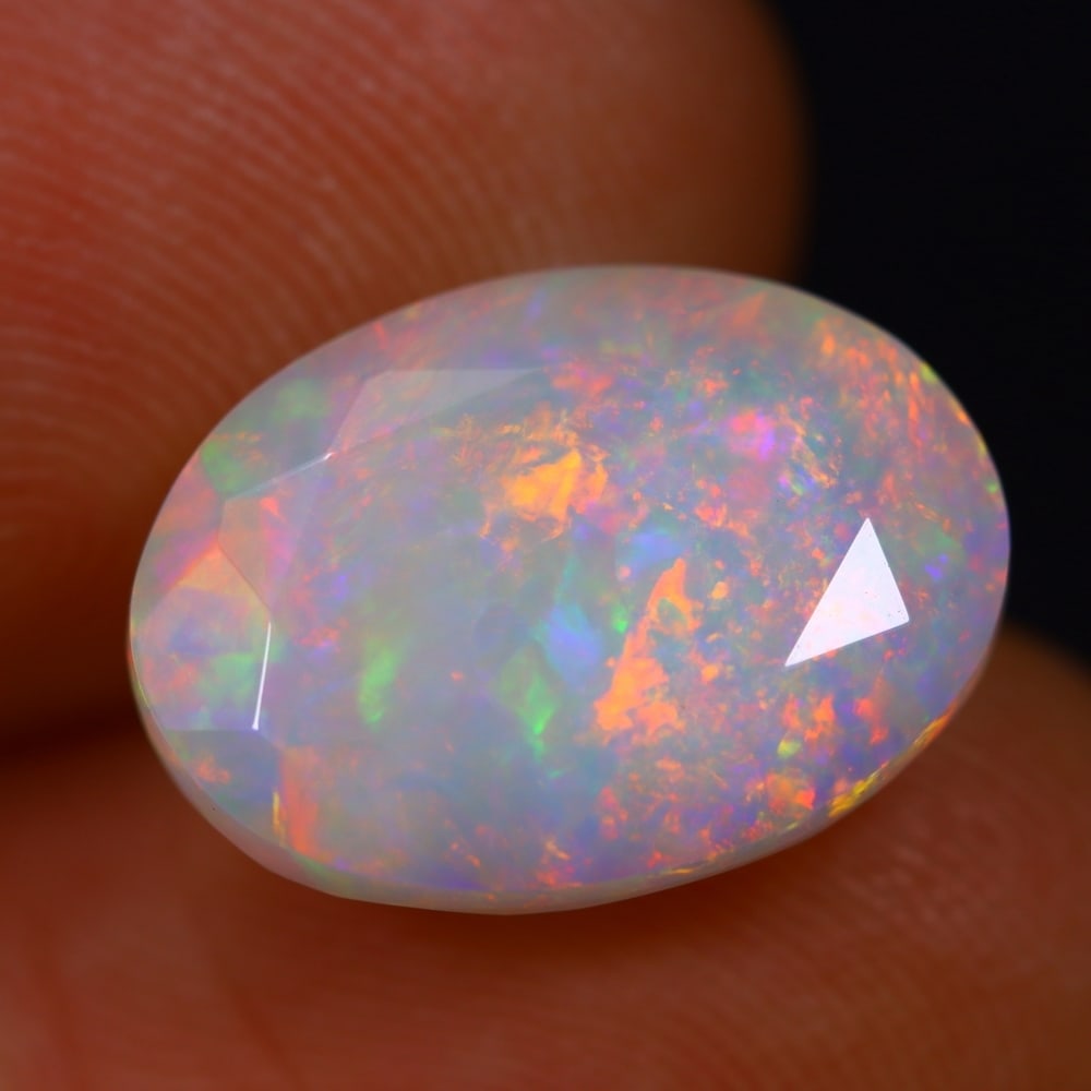 3.68Ct Welo Opal Polished - Ethiopian Opal - Oval Faceted: Ksmith Jewels Global Welcome to our auction house, today auction brought to you by Ksmith Jewels Global based in Penang, Malaysia specialize in all kinds of opal and color gemstone both in manufacturi