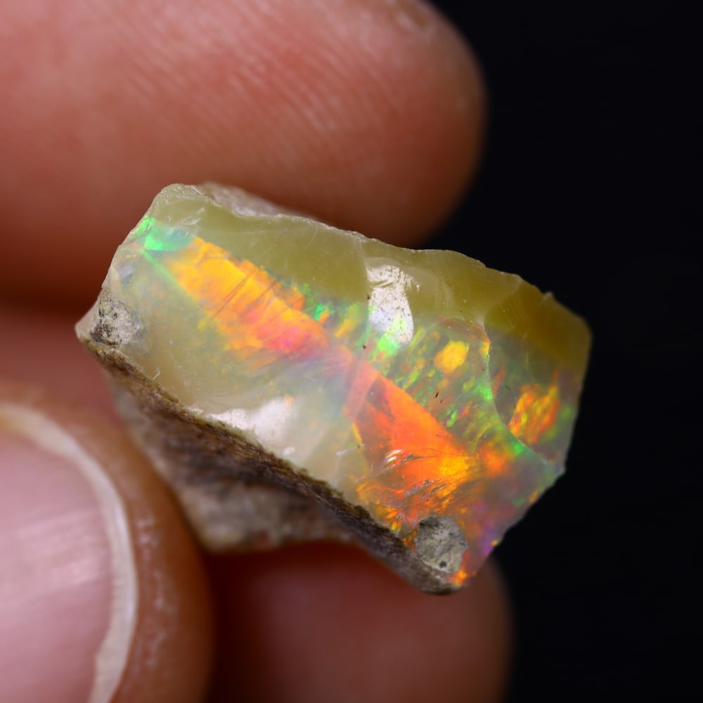 8.5Ct Rough Opal Specimen - Ethiopian Opal - Mineral Rough: Ksmith Jewels Global Welcome to our auction house, today auction brought to you by Ksmith Jewels Global based in Penang, Malaysia specialize in all kinds of opal and color gemstone both in manufacturi