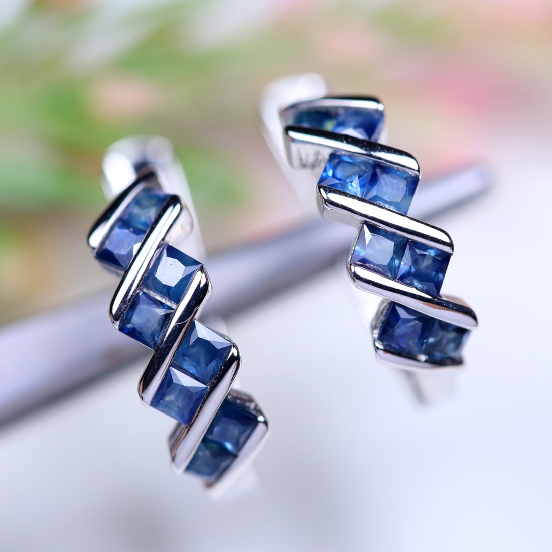 Total Weight 10.50Cts Natural Heated Blue Sapphire Earrings 925 Sterling Silver White Gold Plated: Ksmith Jewels Global Welcome to our auction house, today auction brought to you by Ksmith Jewels Global based in Penang, Malaysia specialize in all kinds of opal and color gemstone both in manufacturi