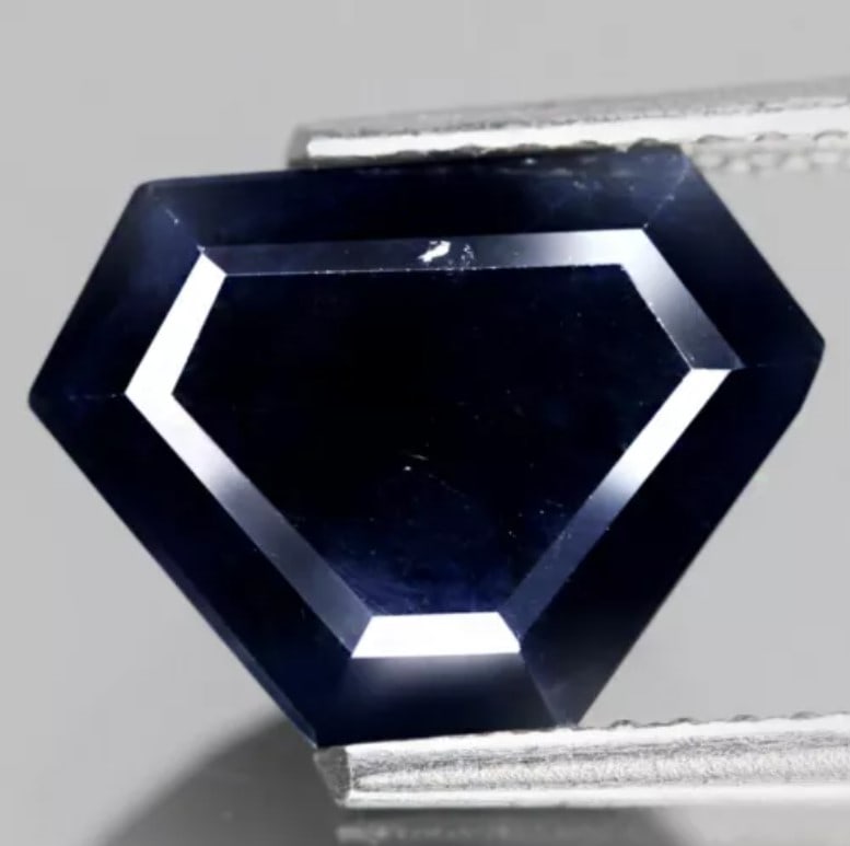 Blue Sapphire 3.97Ct Fancy Cut Natural Thailand Blue Sapphire: Ksmith Jewels Global Welcome to our auction house, today auction brought to you by Ksmith Jewels Global based in Penang, Malaysia specialize in all kinds of opal and color gemstone both in manufacturi
