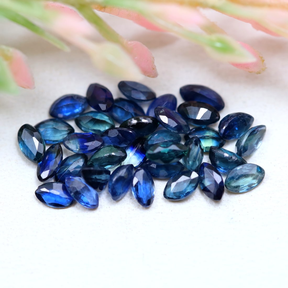 Blue Sapphire 2.61Ct Natural Blue Sapphire Lots: Ksmith Jewels Global Welcome to our auction house, today auction brought to you by Ksmith Jewels Global based in Penang, Malaysia specialize in all kinds of opal and color gemstone both in manufacturi