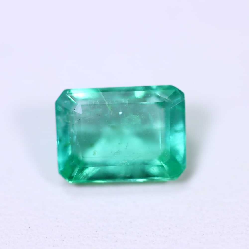1.40Ct Zambian Emerald - Polished Faceted - Rectangle Faceted: Ksmith Jewels Global Welcome to our auction house, today auction brought to you by Ksmith Jewels Global based in Penang, Malaysia specialize in all kinds of opal and color gemstone both in manufacturi