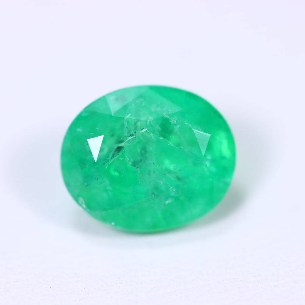 3.33Ct Zambian Emerald - Polished Faceted - Oval Faceted: Ksmith Jewels Global Welcome to our auction house, today auction brought to you by Ksmith Jewels Global based in Penang, Malaysia specialize in all kinds of opal and color gemstone both in manufacturi