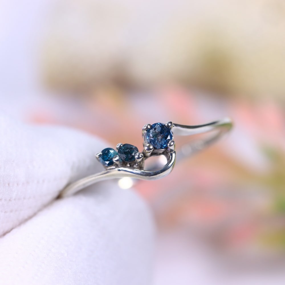 0.80g Natural Diamond Sterling Silver 925 Ring - Size US 5.5 - Total Diamond 0.11ct: Ksmith Jewels Global Welcome to our auction house, today auction brought to you by Ksmith Jewels Global based in Penang, Malaysia specialize in all kinds of opal, diamond and color gemstone both in ma