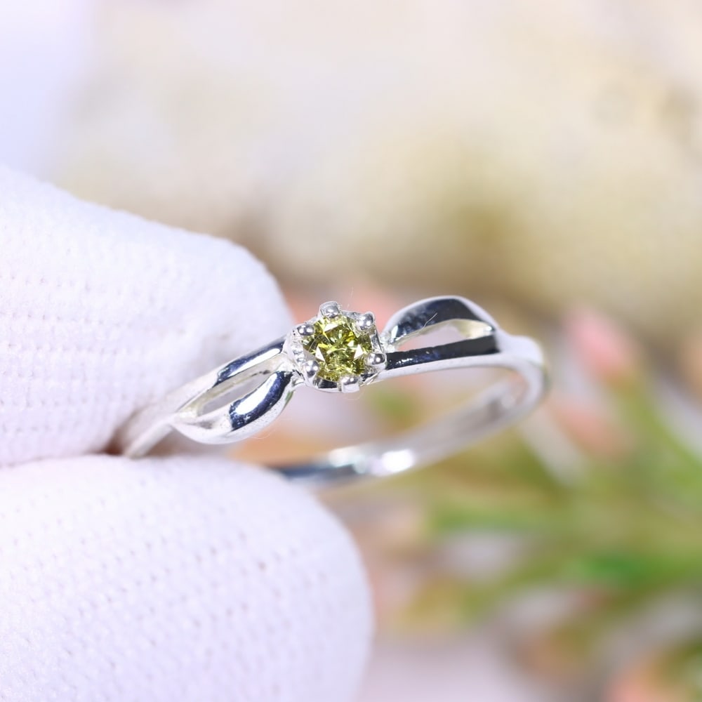 0.87g Natural Diamond Sterling Silver 925 Ring - Size US 5 - Total Diamond 0.08ct: Ksmith Jewels Global Welcome to our auction house, today auction brought to you by Ksmith Jewels Global based in Penang, Malaysia specialize in all kinds of opal, diamond and color gemstone both in ma