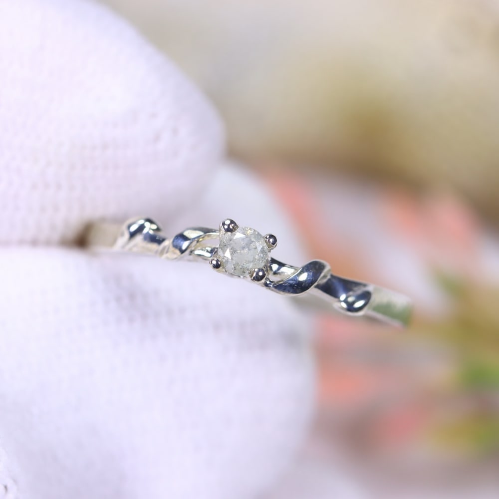 1.03g Natural Diamond Sterling Silver 925 Ring - Size US 6 - Total Diamond 0.08ct: Ksmith Jewels Global Welcome to our auction house, today auction brought to you by Ksmith Jewels Global based in Penang, Malaysia specialize in all kinds of opal, diamond and color gemstone both in ma