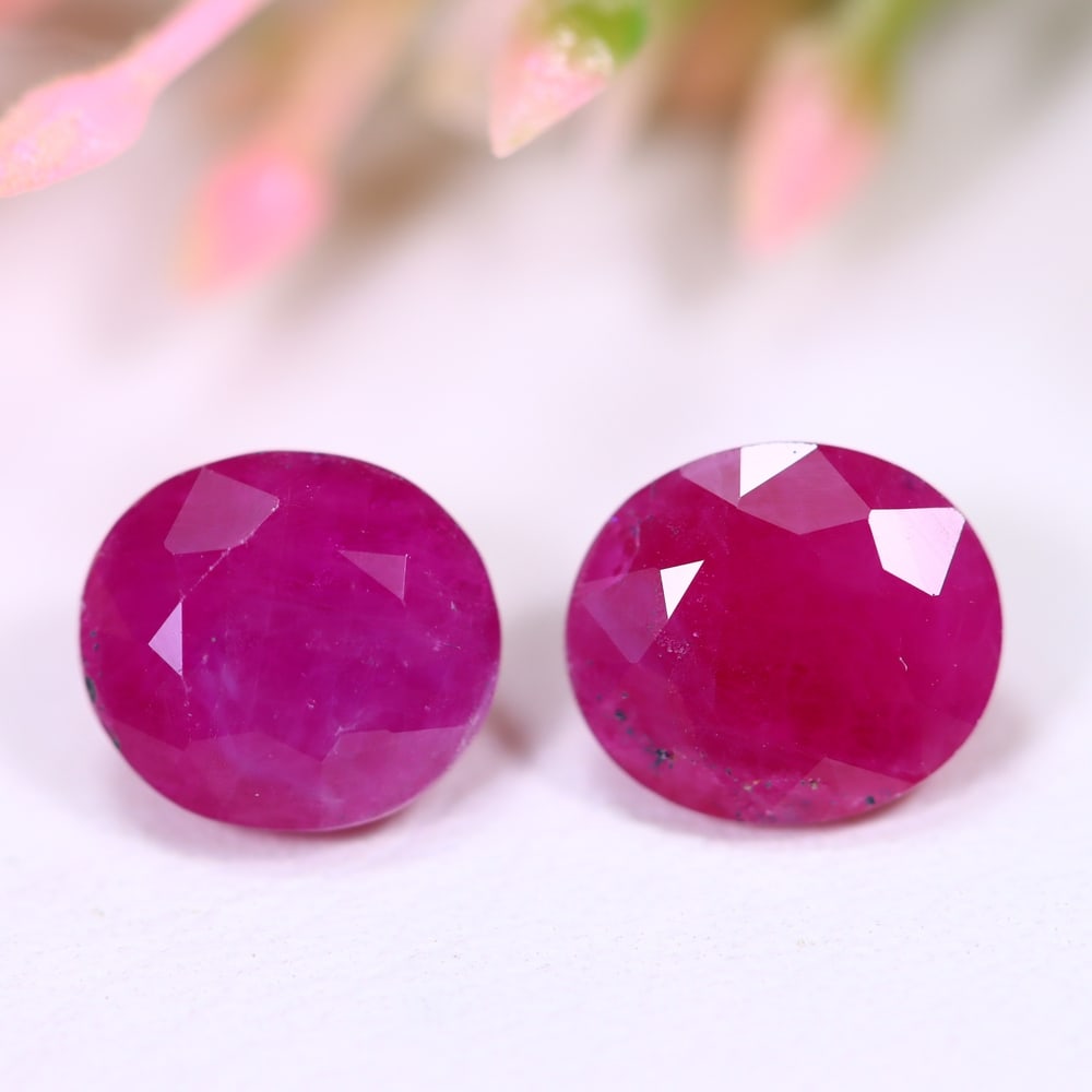 5.04Ct Ruby Pair - Polished Faceted - Oval Faceted: Ksmith Jewels Global Welcome to our auction house, today auction brought to you by Ksmith Jewels Global based in Penang, Malaysia specialize in all kinds of opal and color gemstone both in manufacturi