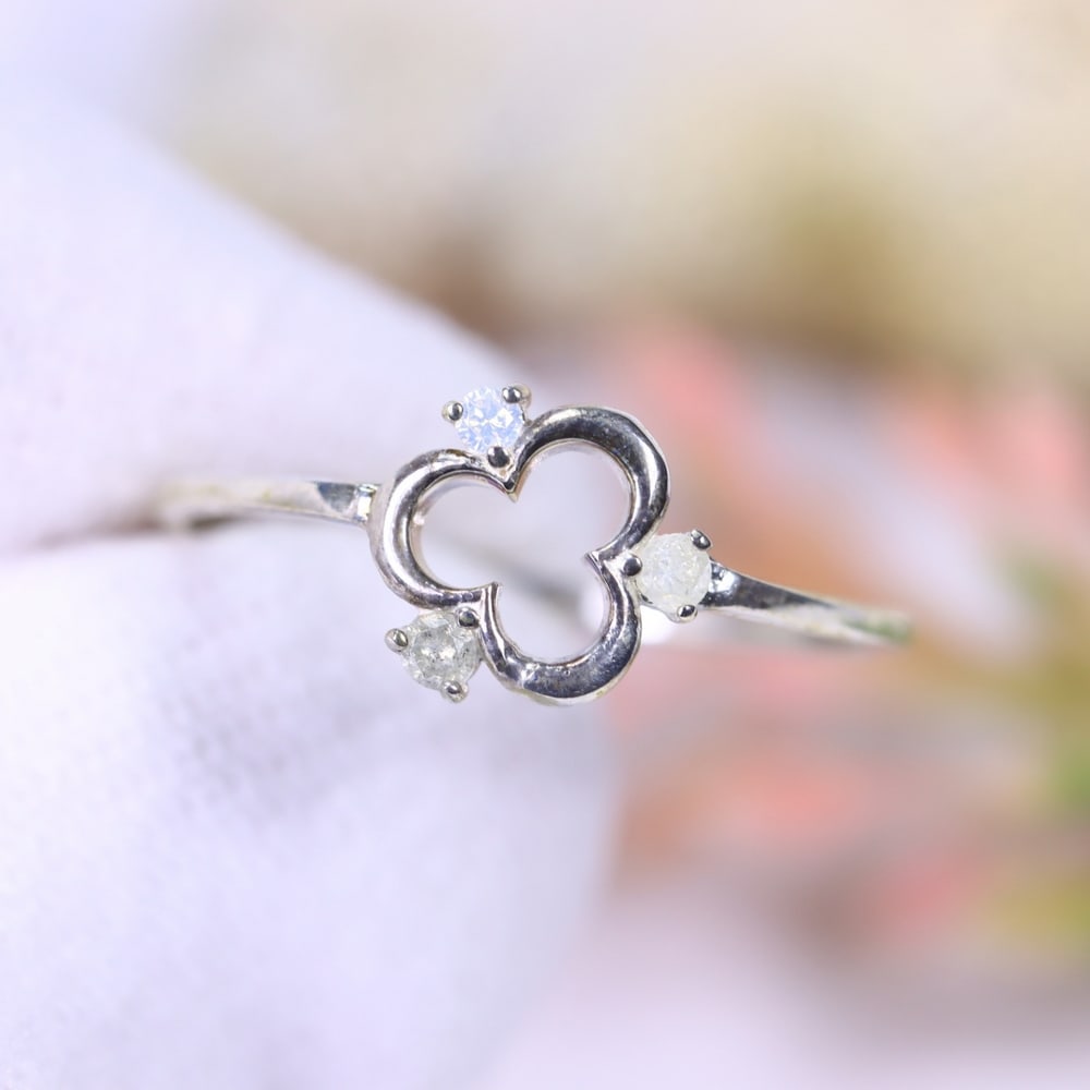 0.90g Natural Diamond Sterling Silver 925 Ring - Size US 6.25 - Total Diamond 0.07ct: Ksmith Jewels Global Welcome to our auction house, today auction brought to you by Ksmith Jewels Global based in Penang, Malaysia specialize in all kinds of opal, diamond and color gemstone both in ma