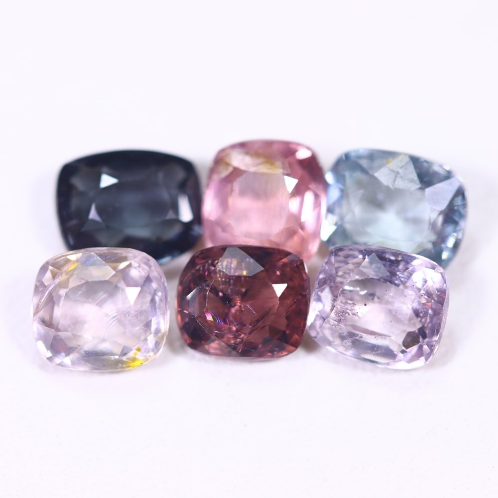 4.27Ct Spinel Set - Polished Faceted: Ksmith Jewels Global Welcome to our auction house, today auction brought to you by Ksmith Jewels Global based in Penang, Malaysia specialize in all kinds of opal and color gemstone both in manufacturi