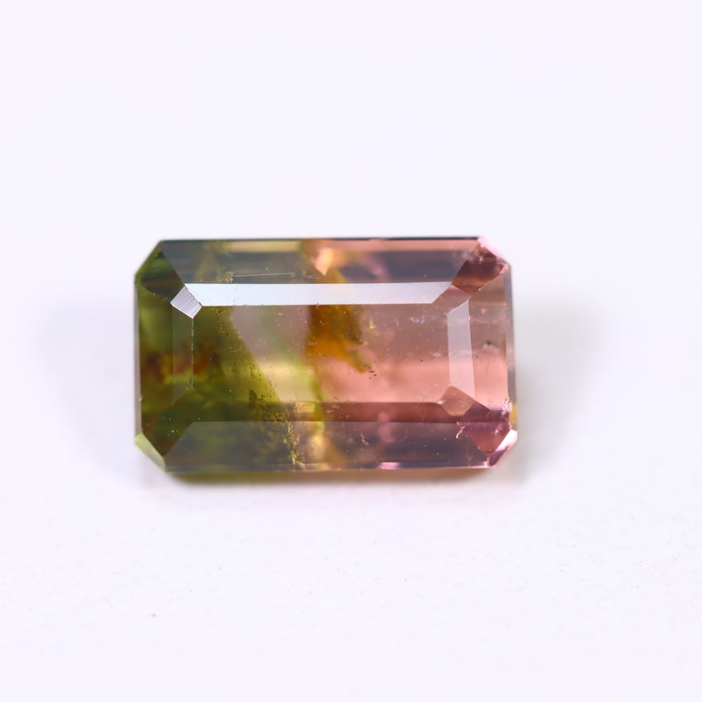 1.70cts Natural Watermelon Tourmaline - Bi-Colour Faceted Cut: Ksmith Jewels Global Welcome to our auction house, today auction brought to you by Ksmith Jewels Global based in Penang, Malaysia specialize in all kinds of opal and color gemstone both in manufacturi