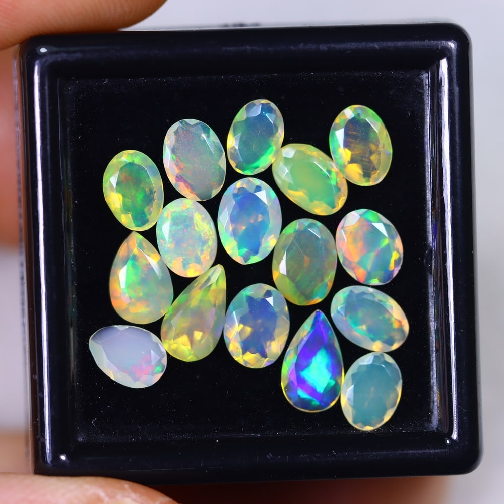 3.56Ct Welo Opal Lot - Ethiopian Opal - Oval, Pear Faceted: Ksmith Jewels Global Welcome to our auction house, today auction brought to you by Ksmith Jewels Global based in Penang, Malaysia specialize in all kinds of opal and color gemstone both in manufacturi